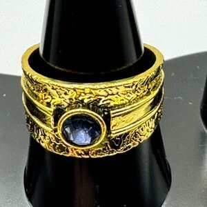 Goldtone Wide Etched‎ Ring With Purple Stone SZ 7 NEW